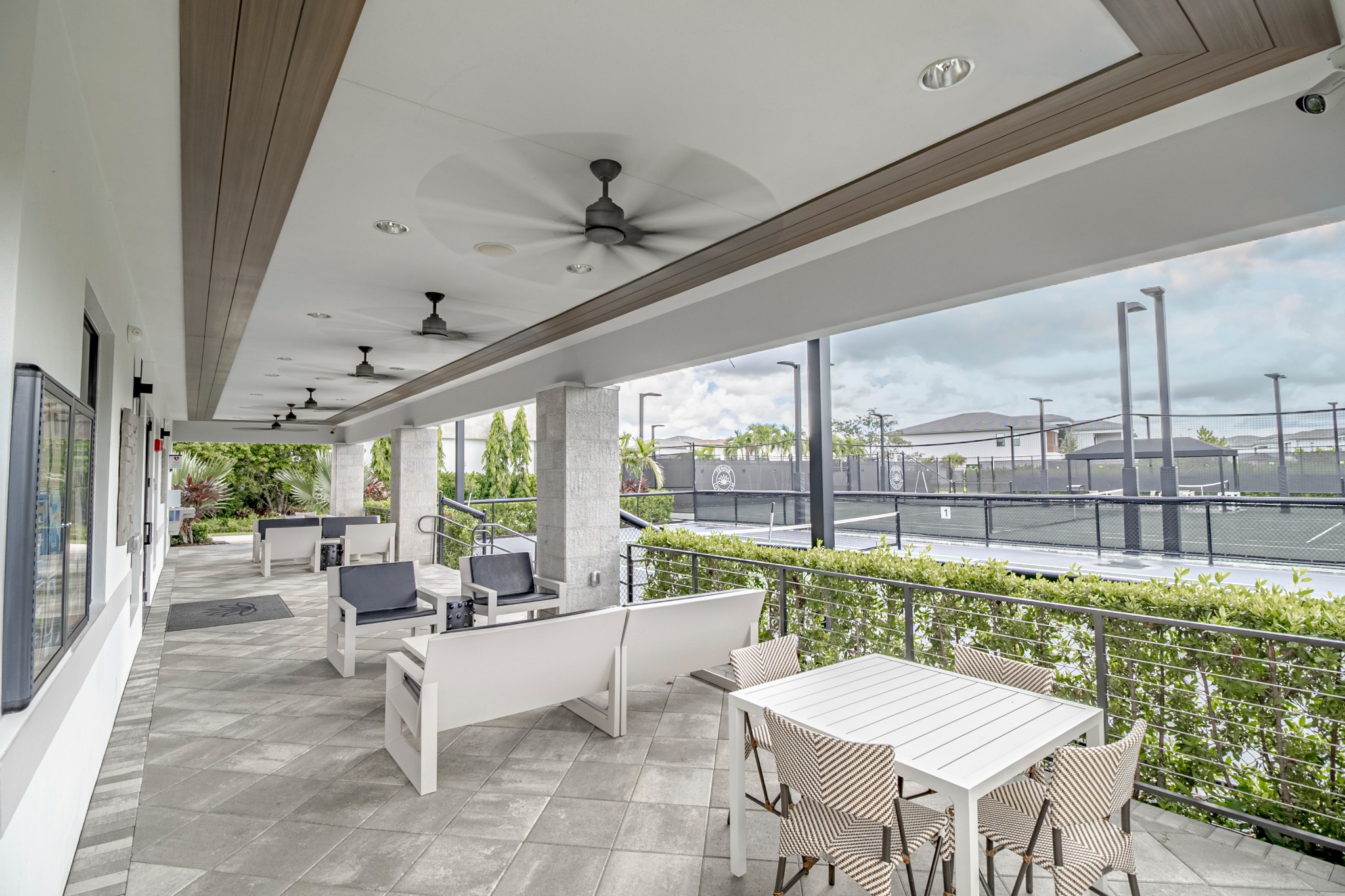 Covered courtside terrace